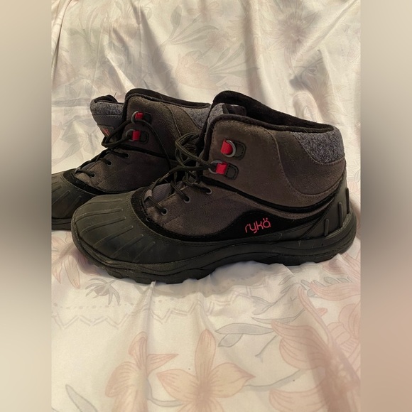 Ryka Shoes - Ryka Mallory womens duck boots size 9.5 warm waterproof lace up winter suede